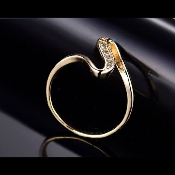 18k Gold PLATED S Shape CZ Diamond Ring - Picture 2 of 5
